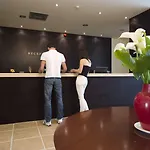 International فندق