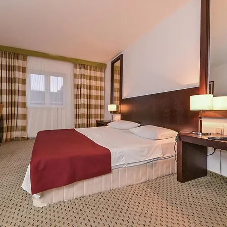 International 3* Rab Town