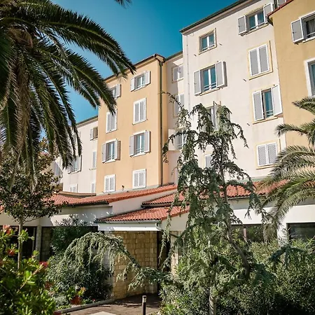 International 3* Rab Town