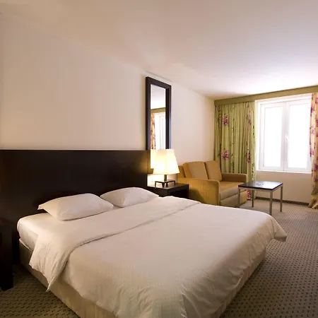 Hotel International Rab Town