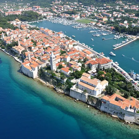 International Ξενοδοχείο 3*