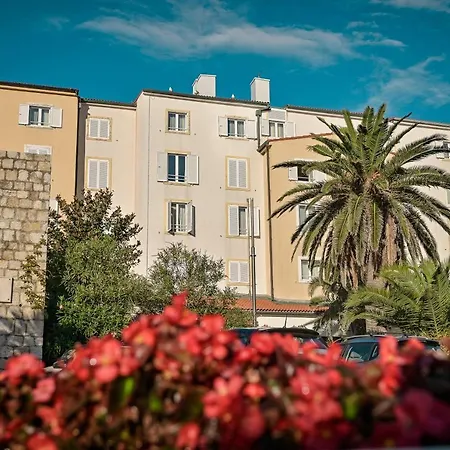 International Hotel 3*