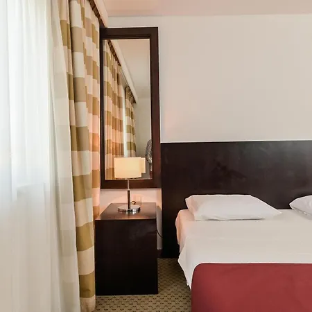 International Hotel 3*