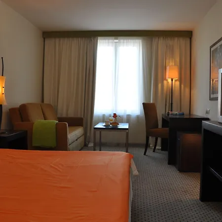 International 3* Rab Town