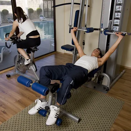 International Ξενοδοχείο 3*