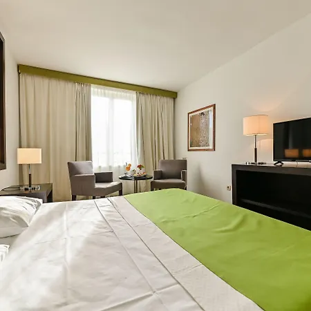 International 3* Rab Town