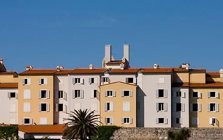 International 3* Rab Town