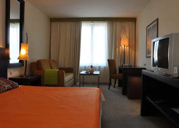 International 3* Rab Town