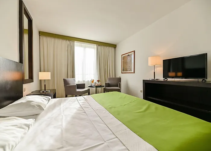 International 3* Rab Town