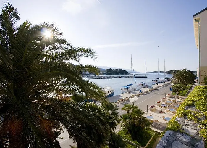 Szálloda International Rab Town